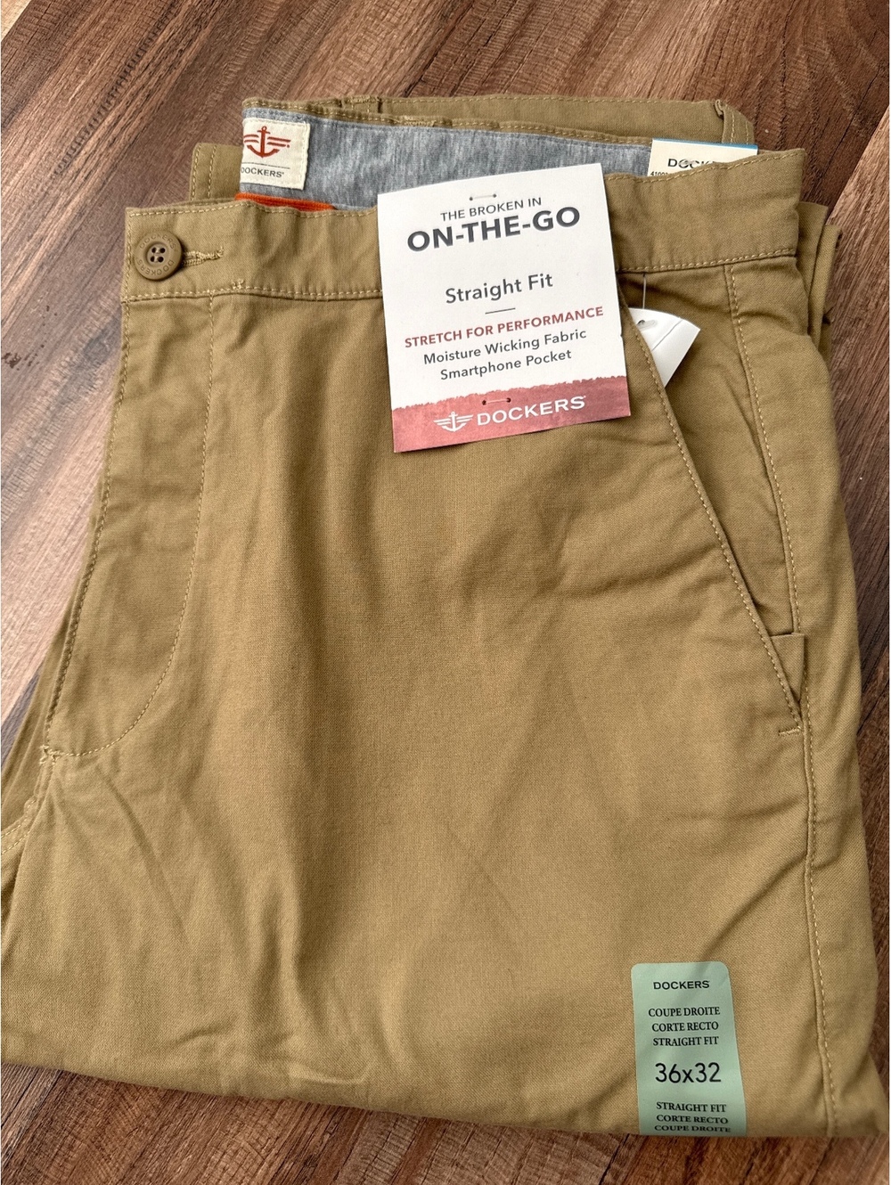 NWT Dockers On-The-Go Straight Fit Khaki Pants 36x32
